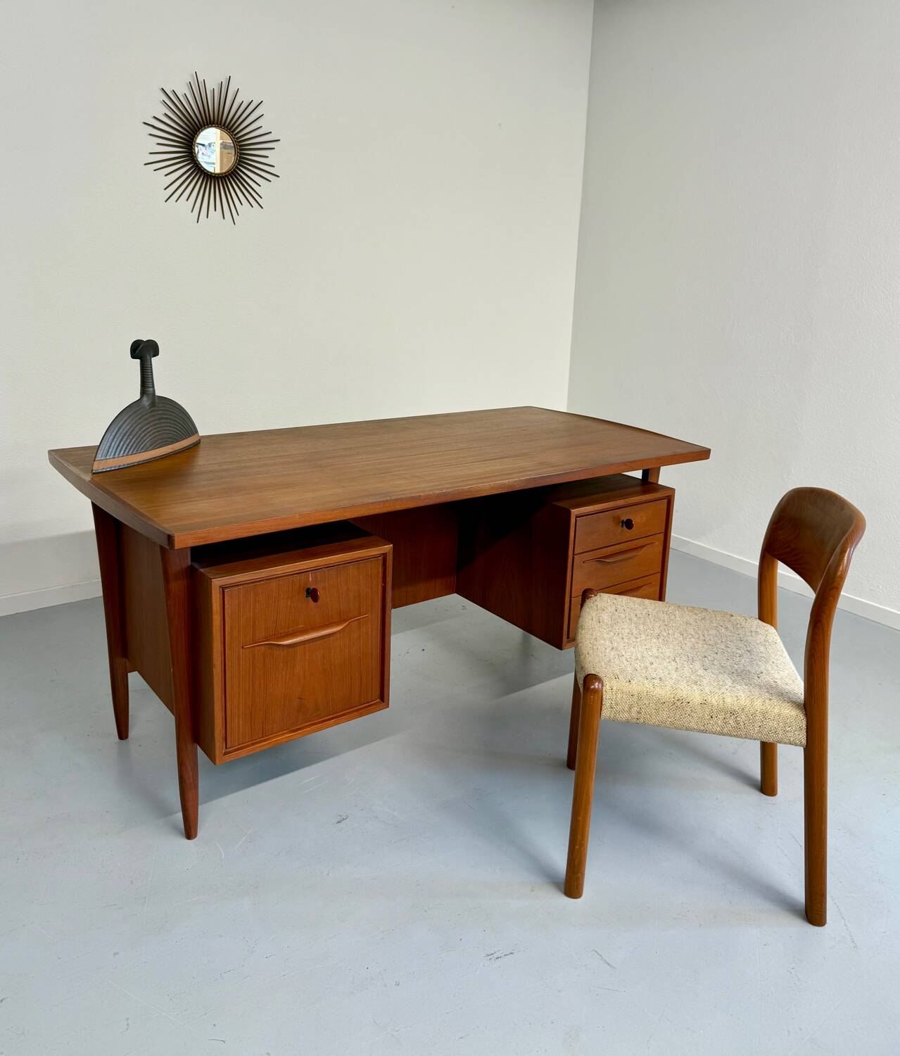 Scandinavian design desk Swiss Teack 70s vintage teak