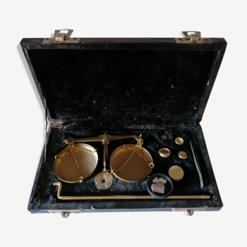 Ancient jeweler or apothecary scale