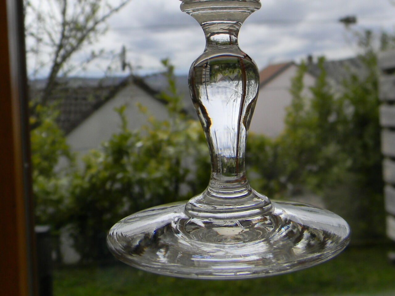 Lot de 8 verres anciens à vin blanc ou apéritif en cristal  gravé.