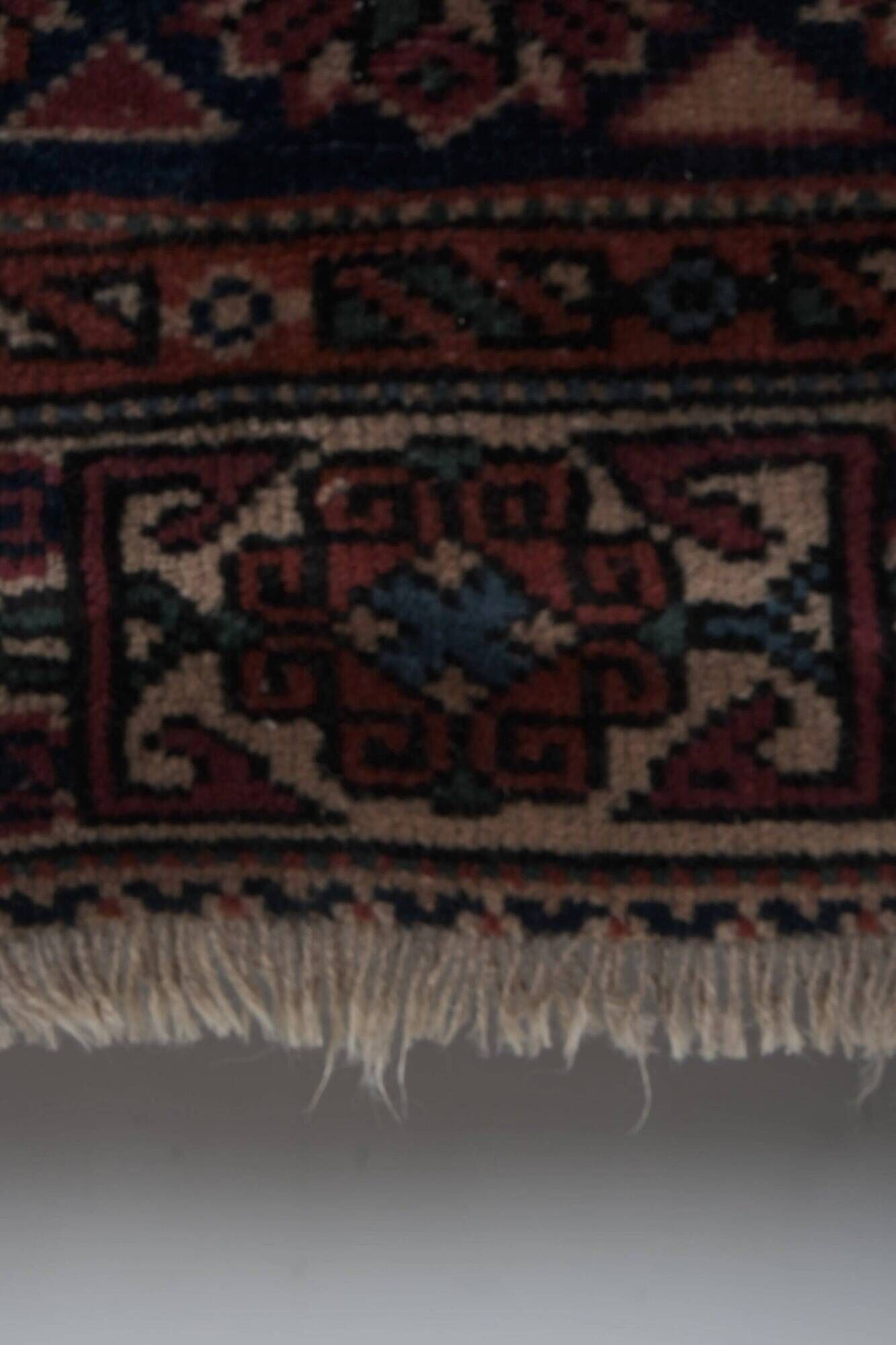 Vintage Turkish handmade rug 120x201 cm