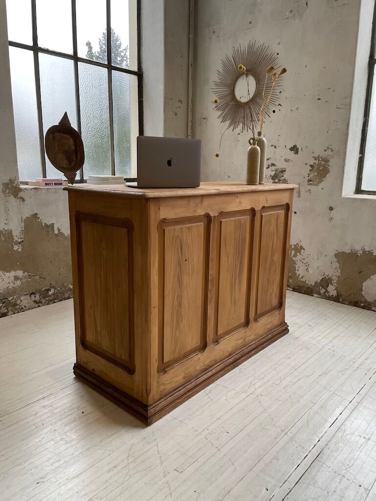 Pine shopping counter