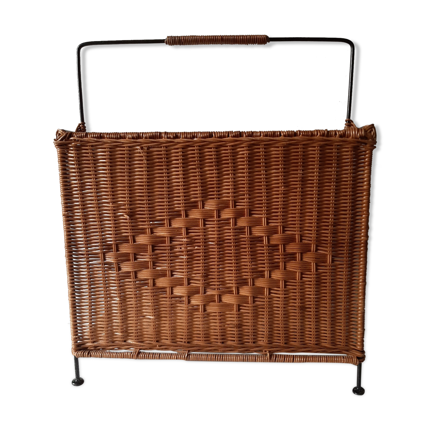 Door vintage rattan magazine