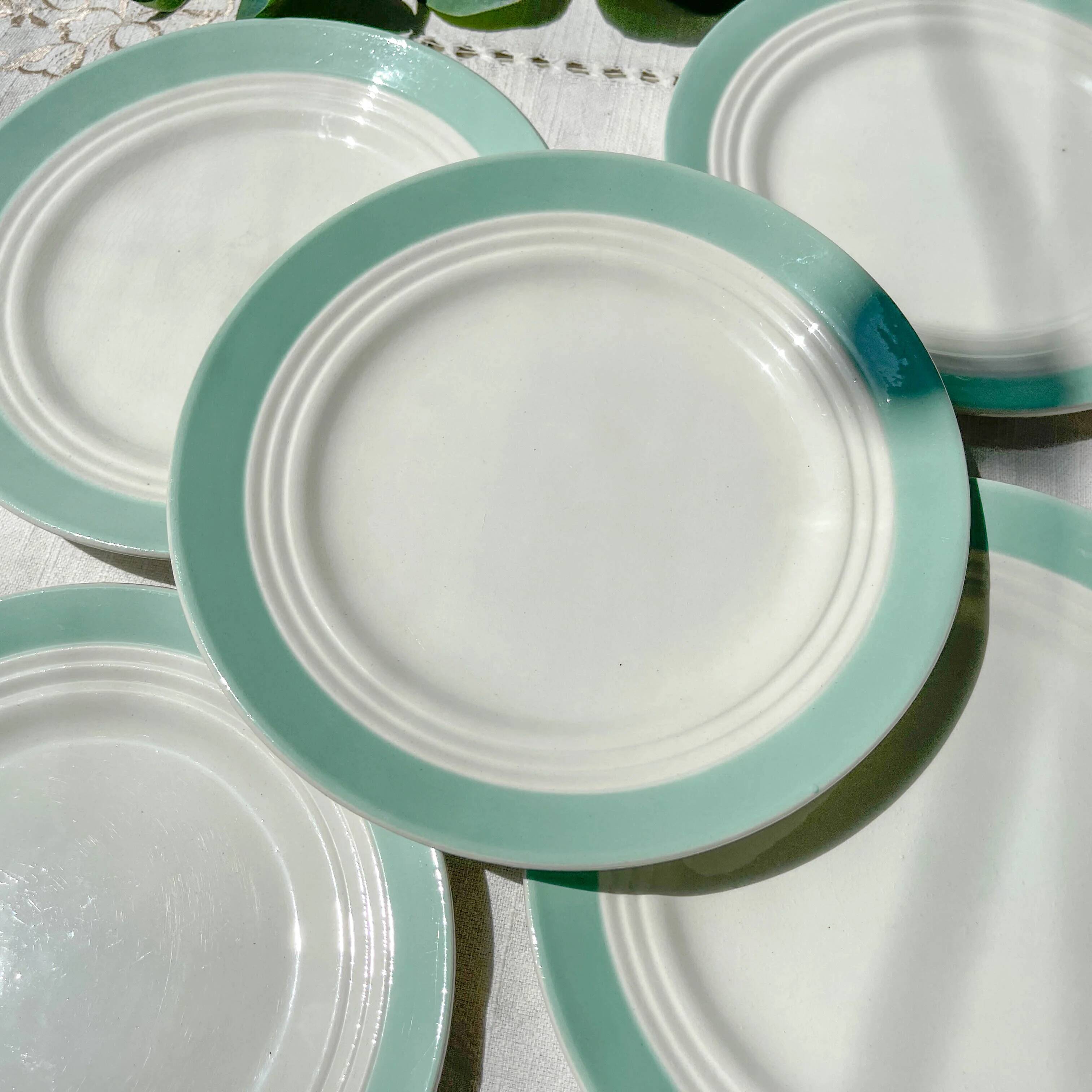 5 petites assiettes vintage en porcelaine française blanches vertes Céranord