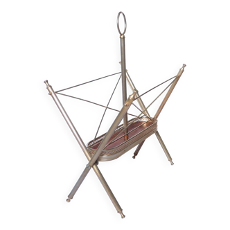 Folding magazine rack