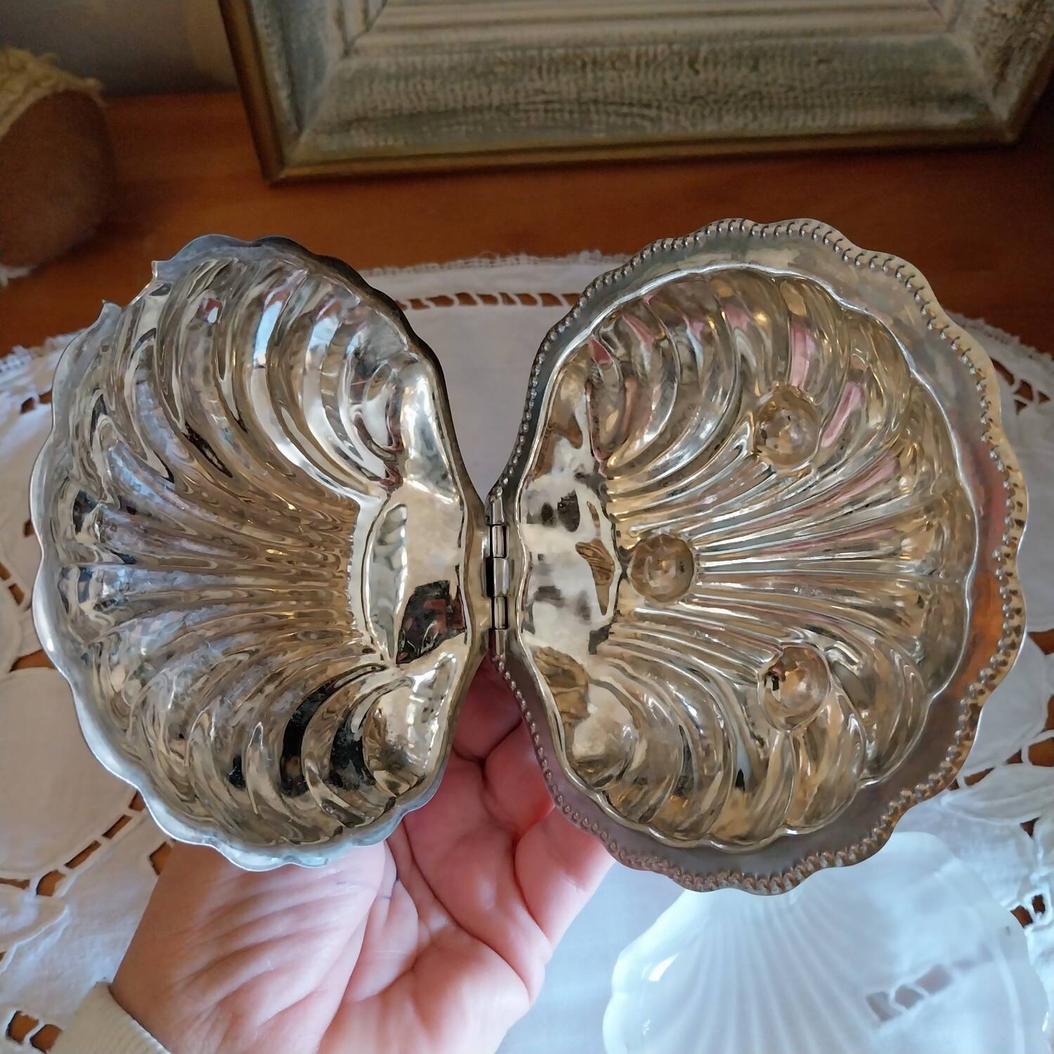 Scallop shell butter dish in silver metal made in England