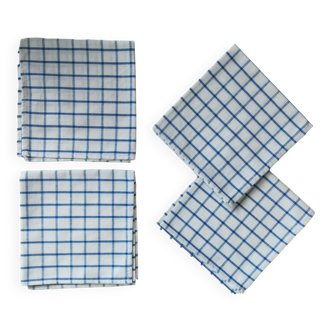 4 towels