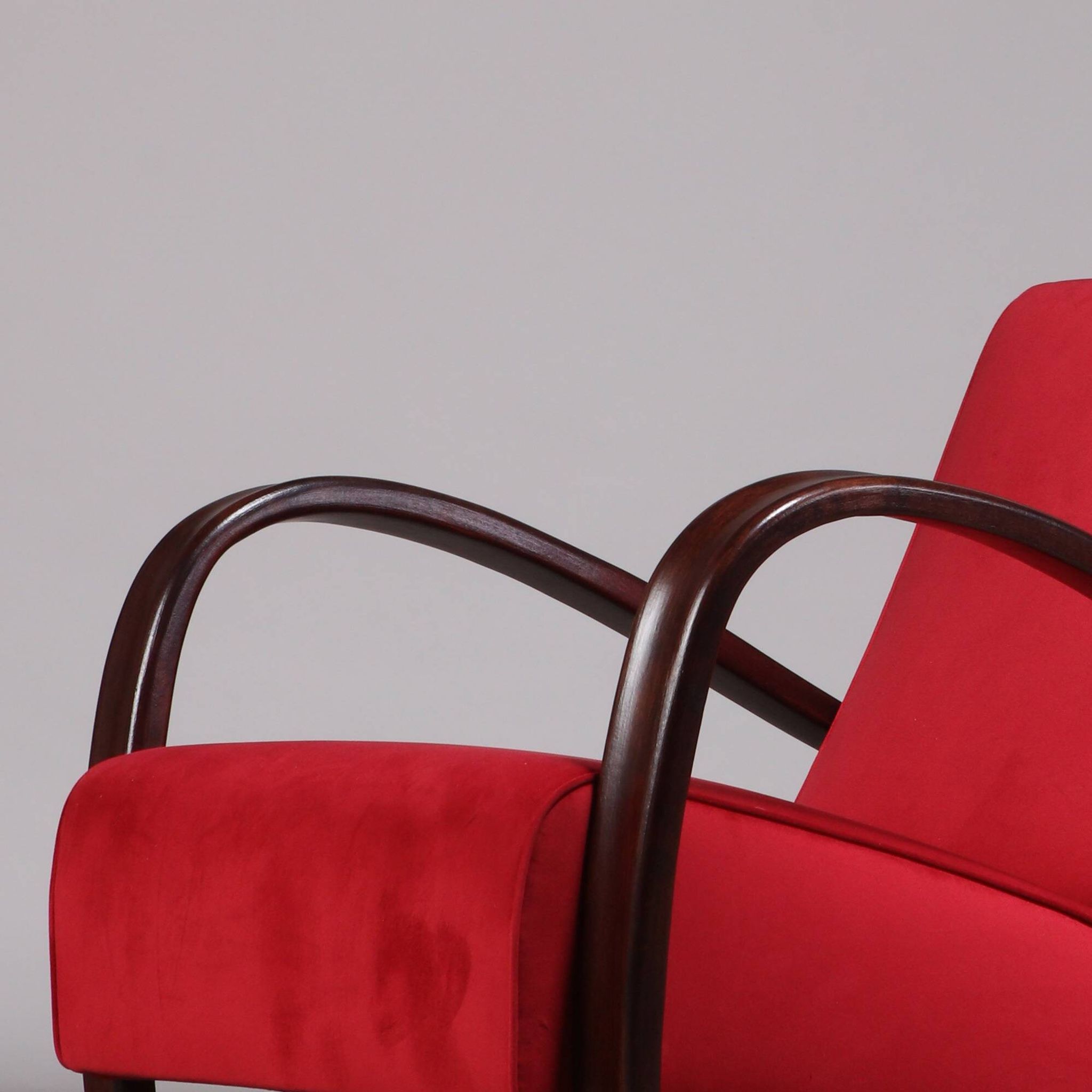 Jindřich Halabala ‘H-269’ Armchair in Red Velvet and Stained Beech, 1930s