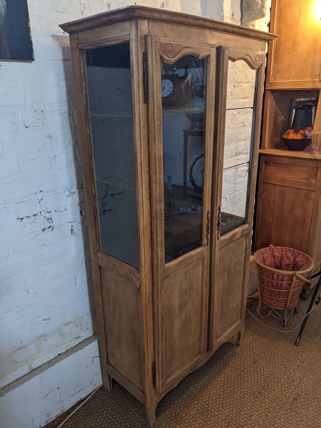Vitrine en bois