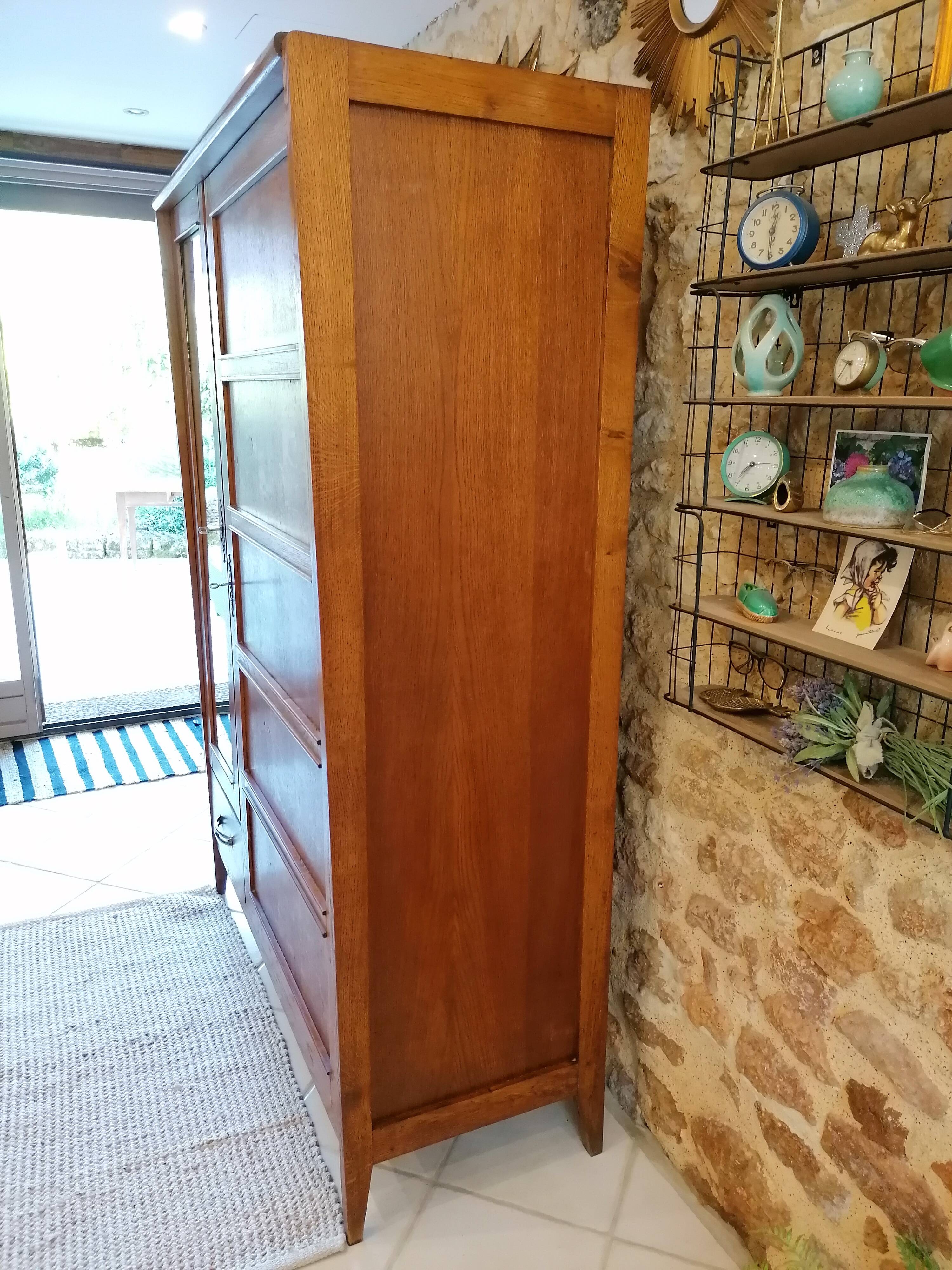Armoire vintage