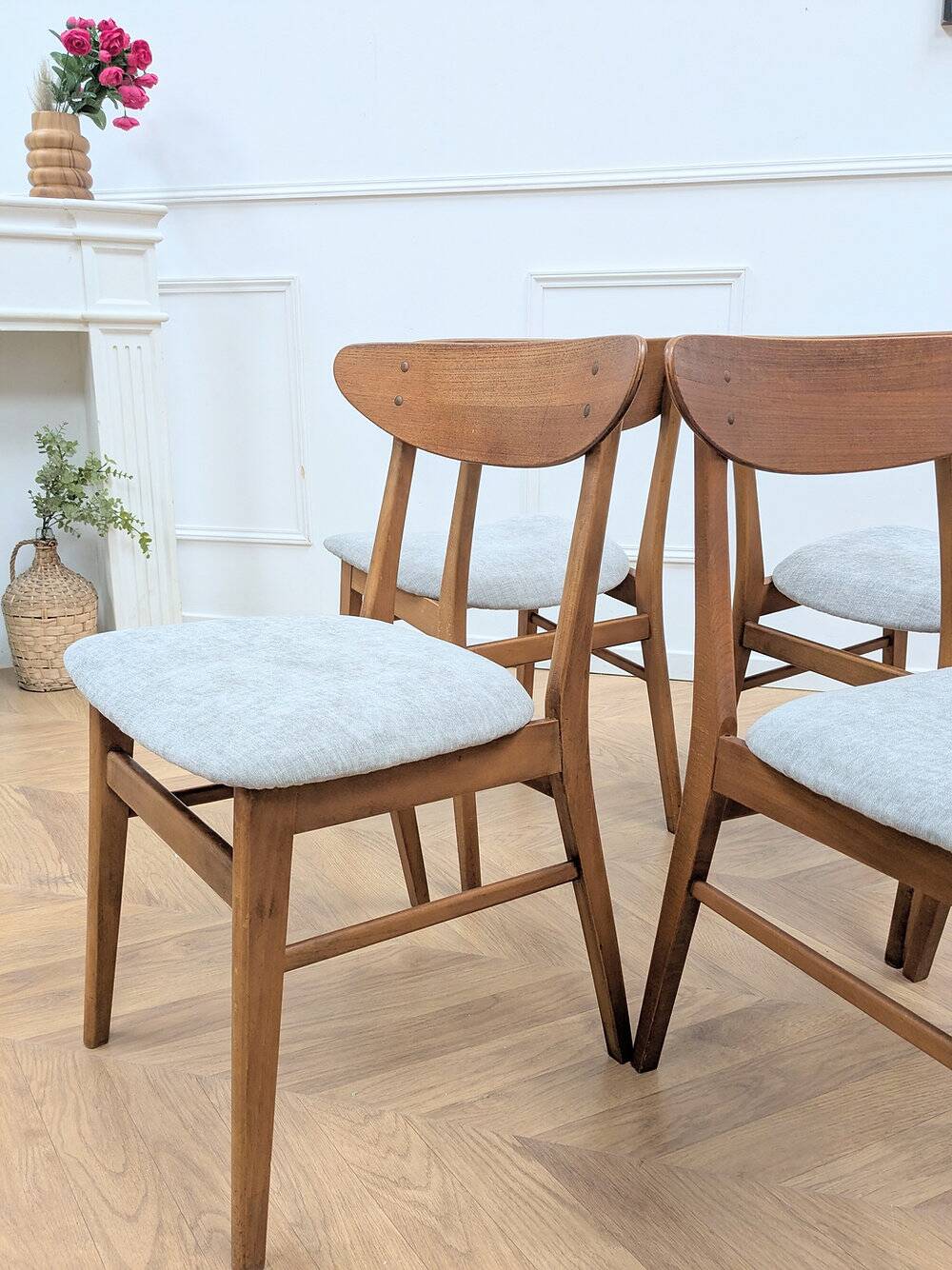 Set of 4 vintage chairs