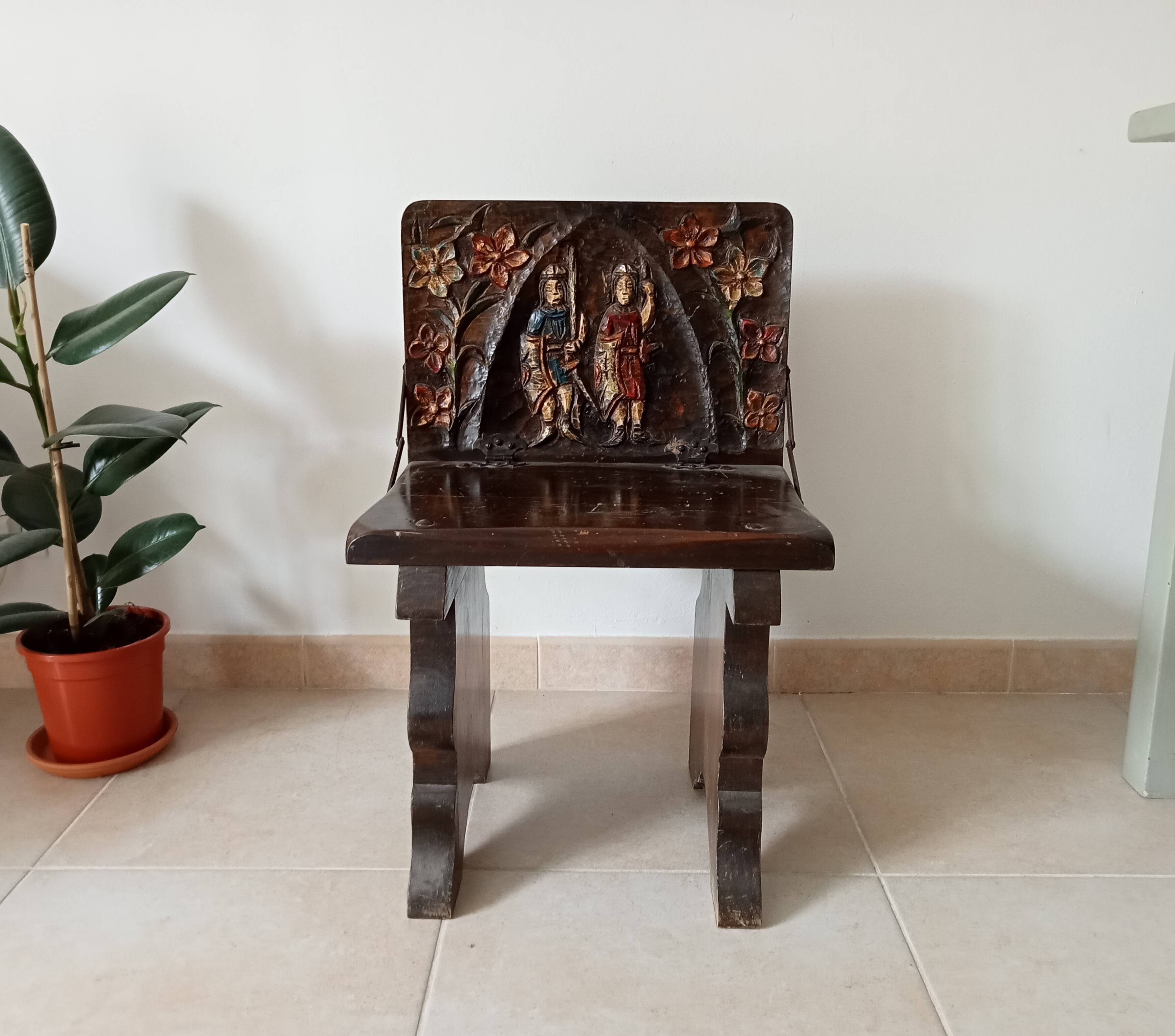 Spanish renaissance style folding chair in carved wood by mades