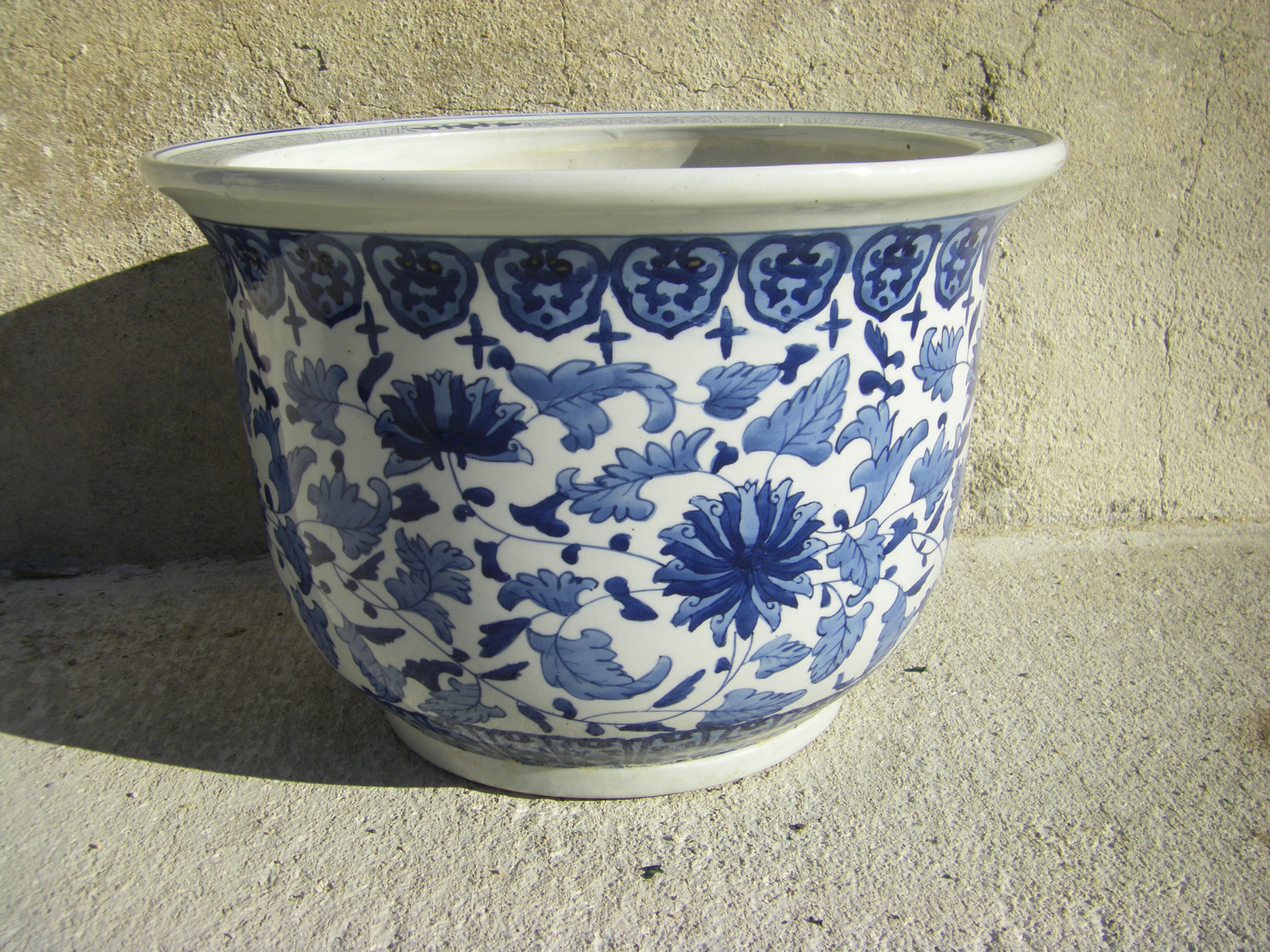 Chinese plant pot