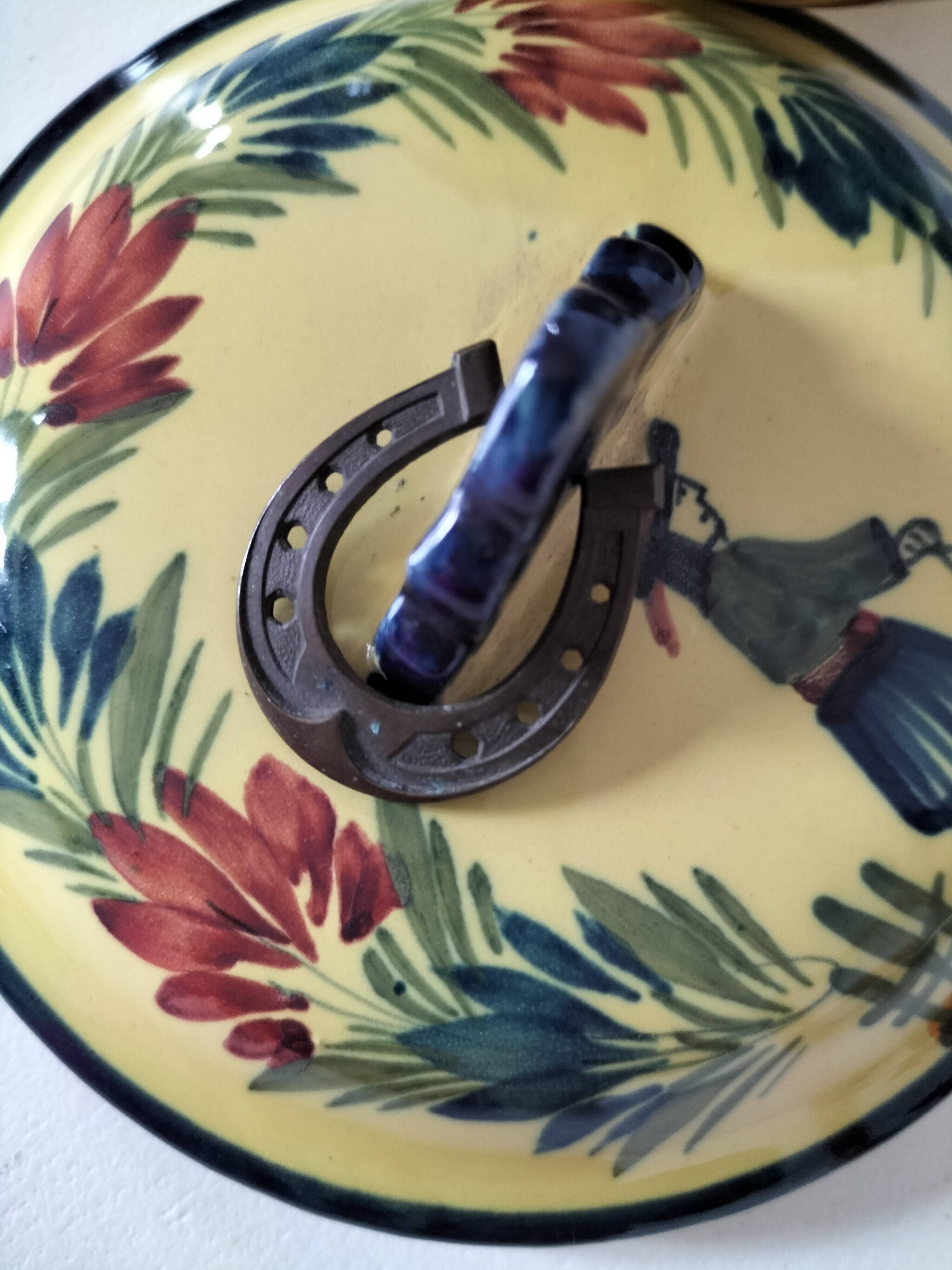 Breton bonbonnière Quimper Henriot – Hand-painted earthenware