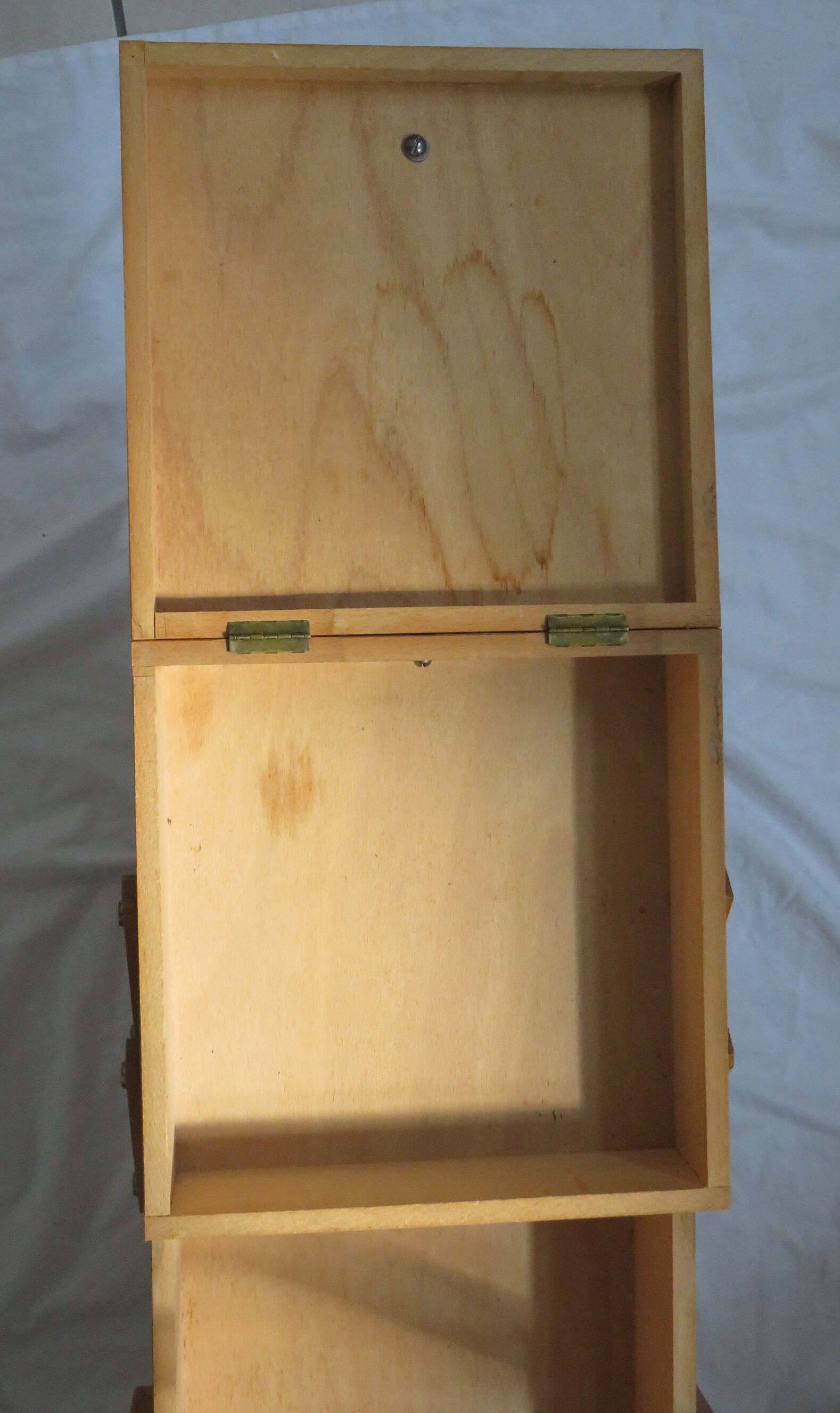 Tripod light wood worker