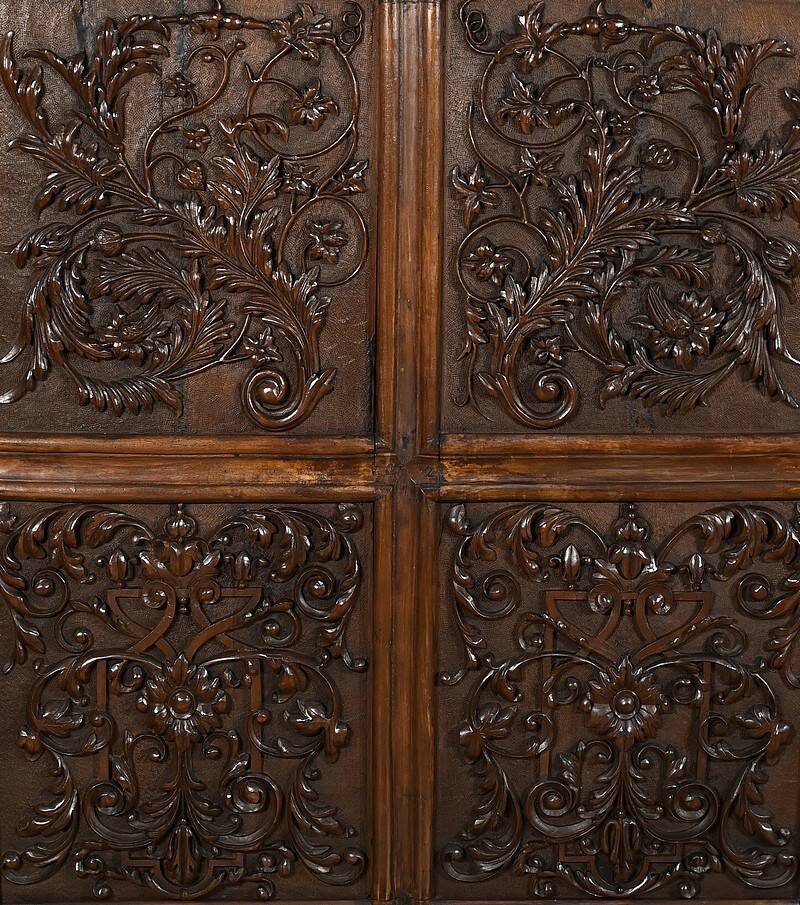 Oratory in solid walnut, Neo-Gothic Renaissance style – Late 19th century