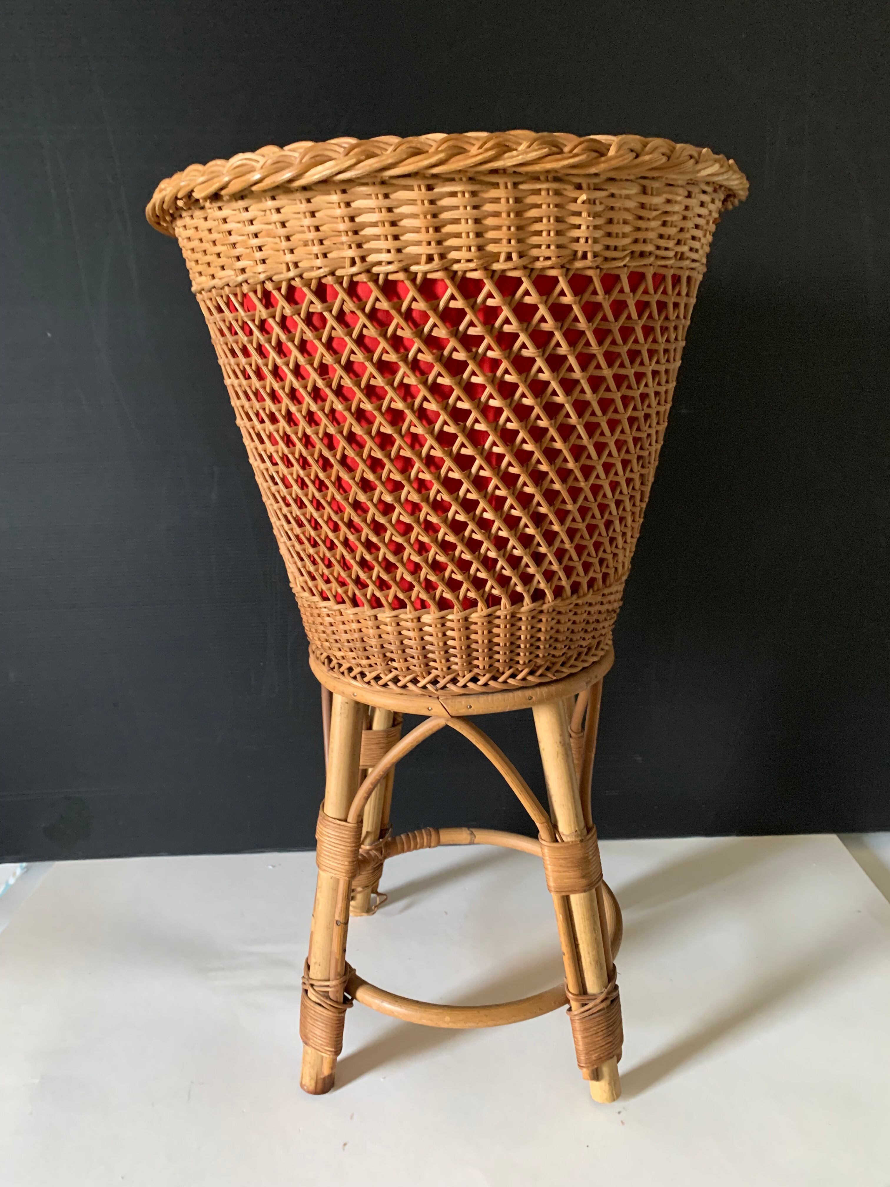 Worker wicker plant holder