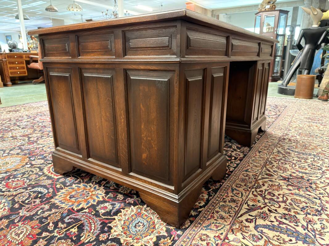 Bureau Chesterfield anglais antique