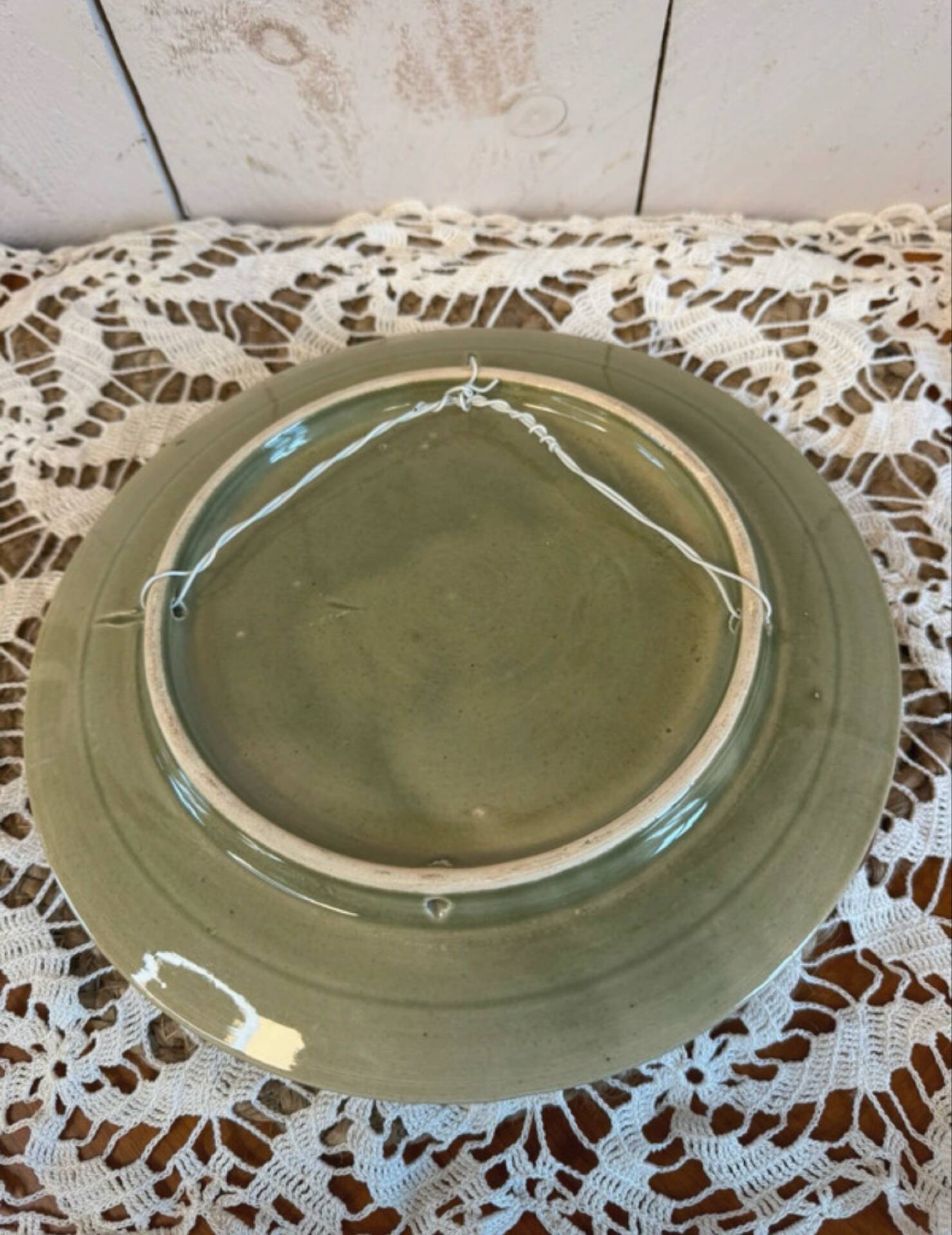 Decorative slipware plate
