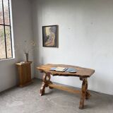 Table artisanale en orme massif, art populaire