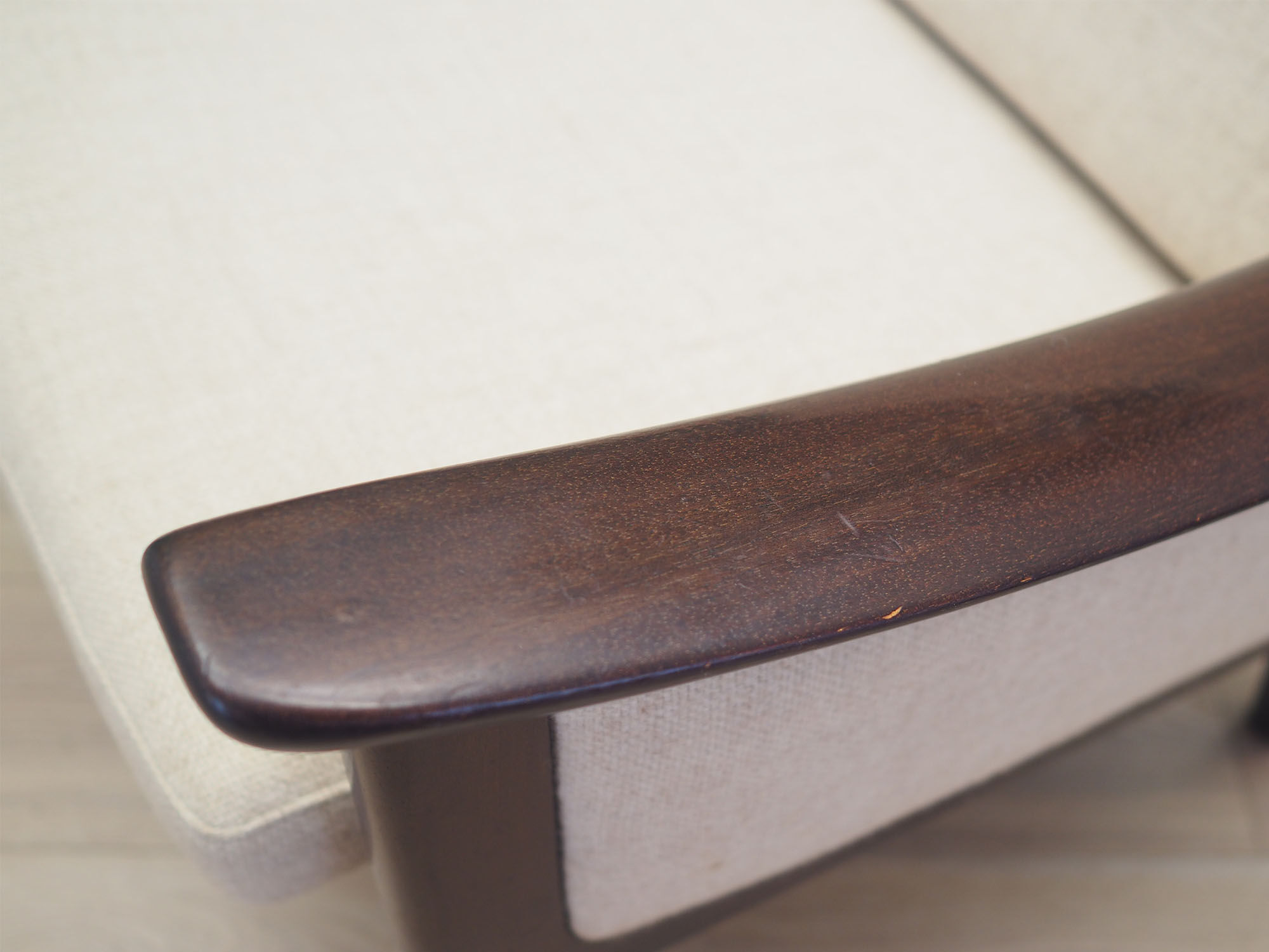 Fauteuil beige, années 1970, design danois, fabriqué au Danemark