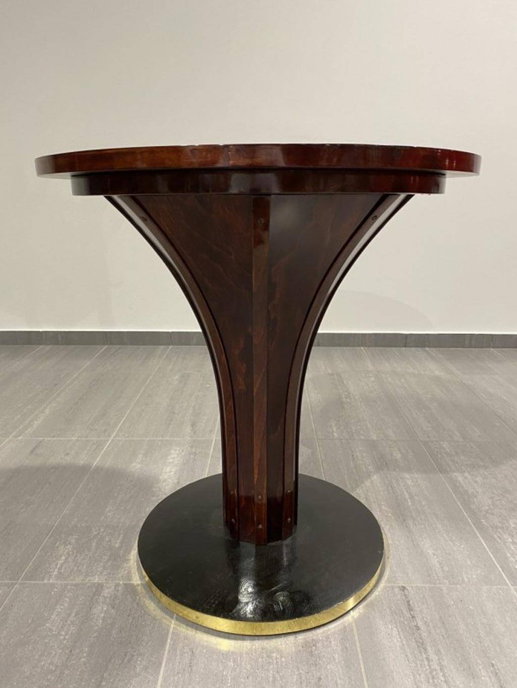 Rare vase table Otto Prutscher no. 8350 by Thonet