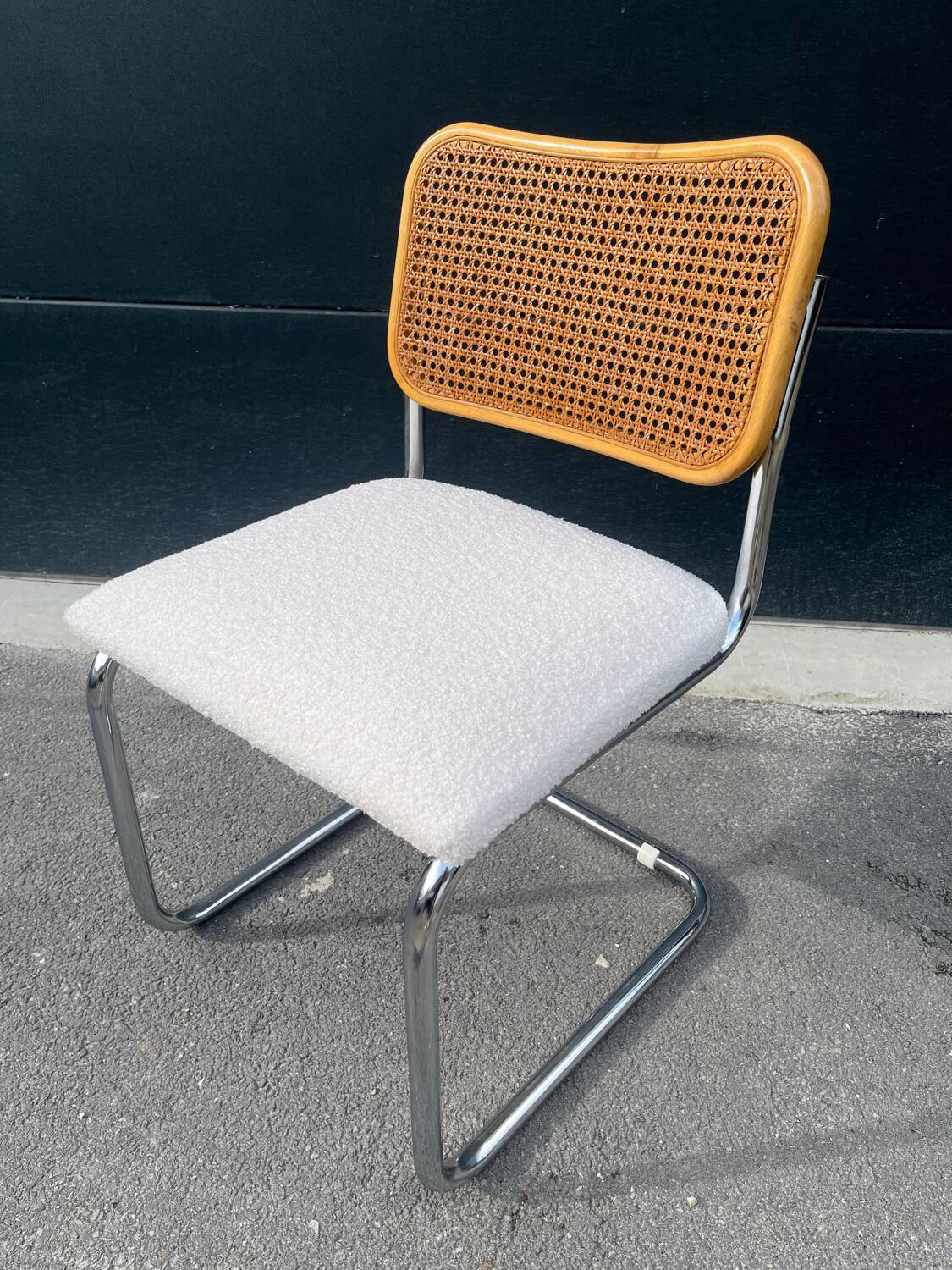 Chaise B32 Marcel Breuer Cesca tissu bouclette
