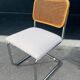 Chaise B32 Marcel Breuer Cesca tissu bouclette