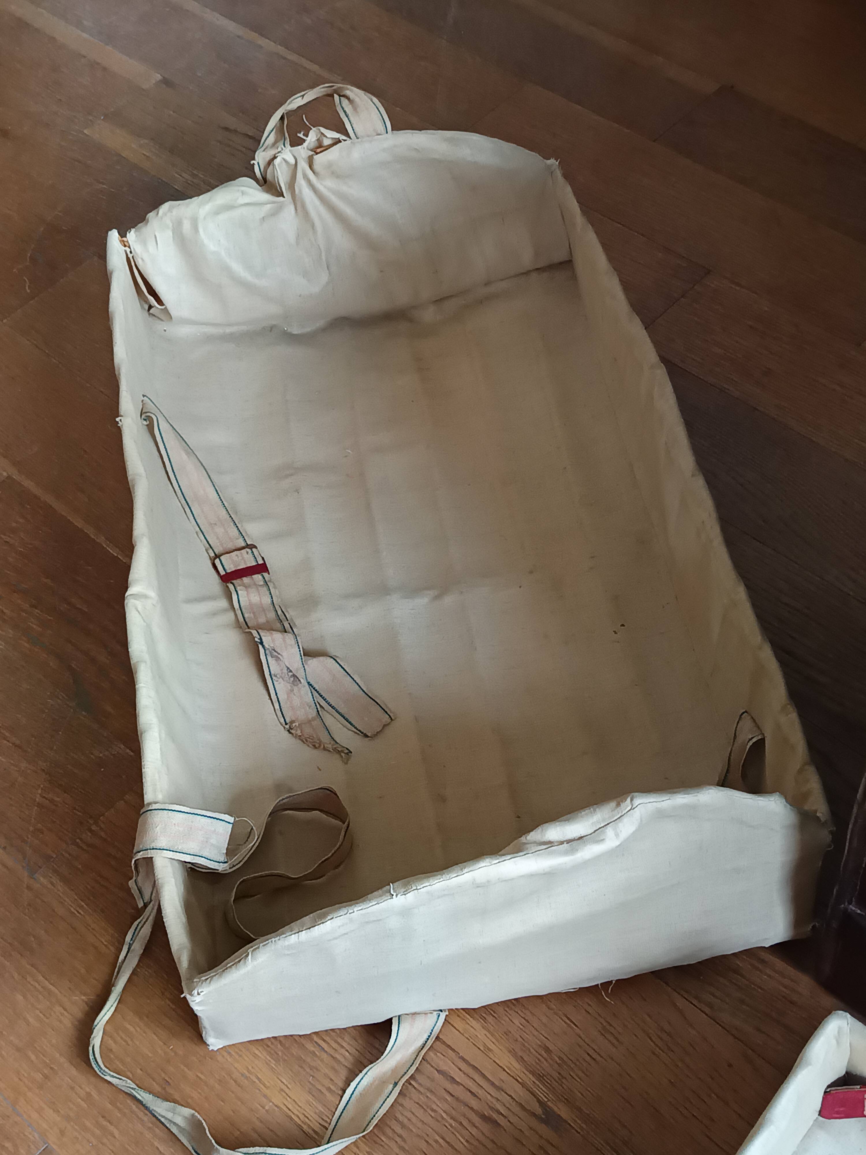 Curved travel trunk, Second Empire