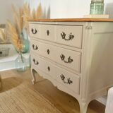 Antique chest of drawers
