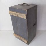 Ancien coffre en bois gris