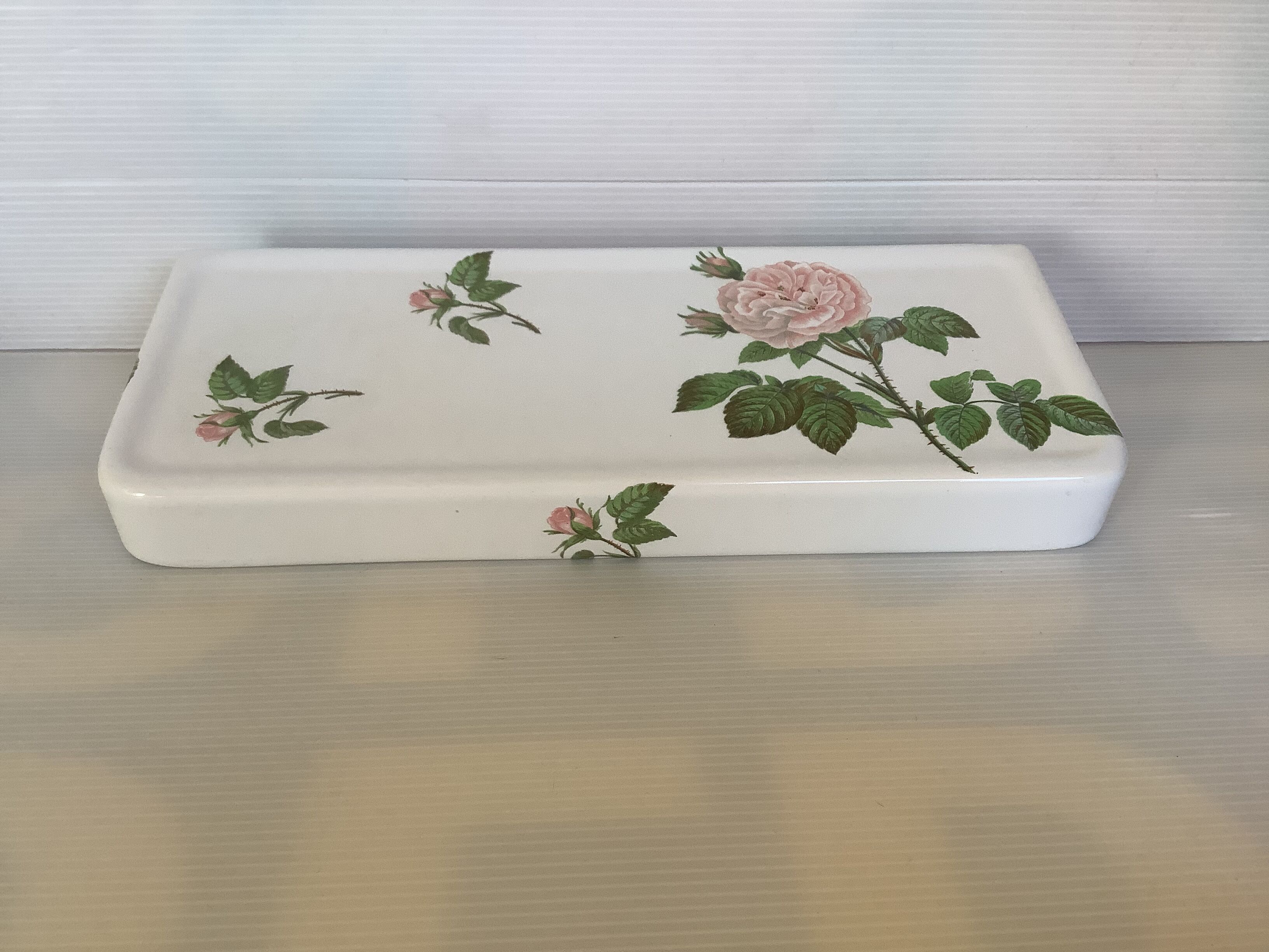 Paris porcelain shelf pink roses
