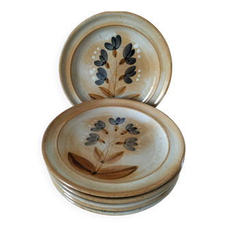 6 assiettes en grès du Marais – Fleurs bleues stylisées