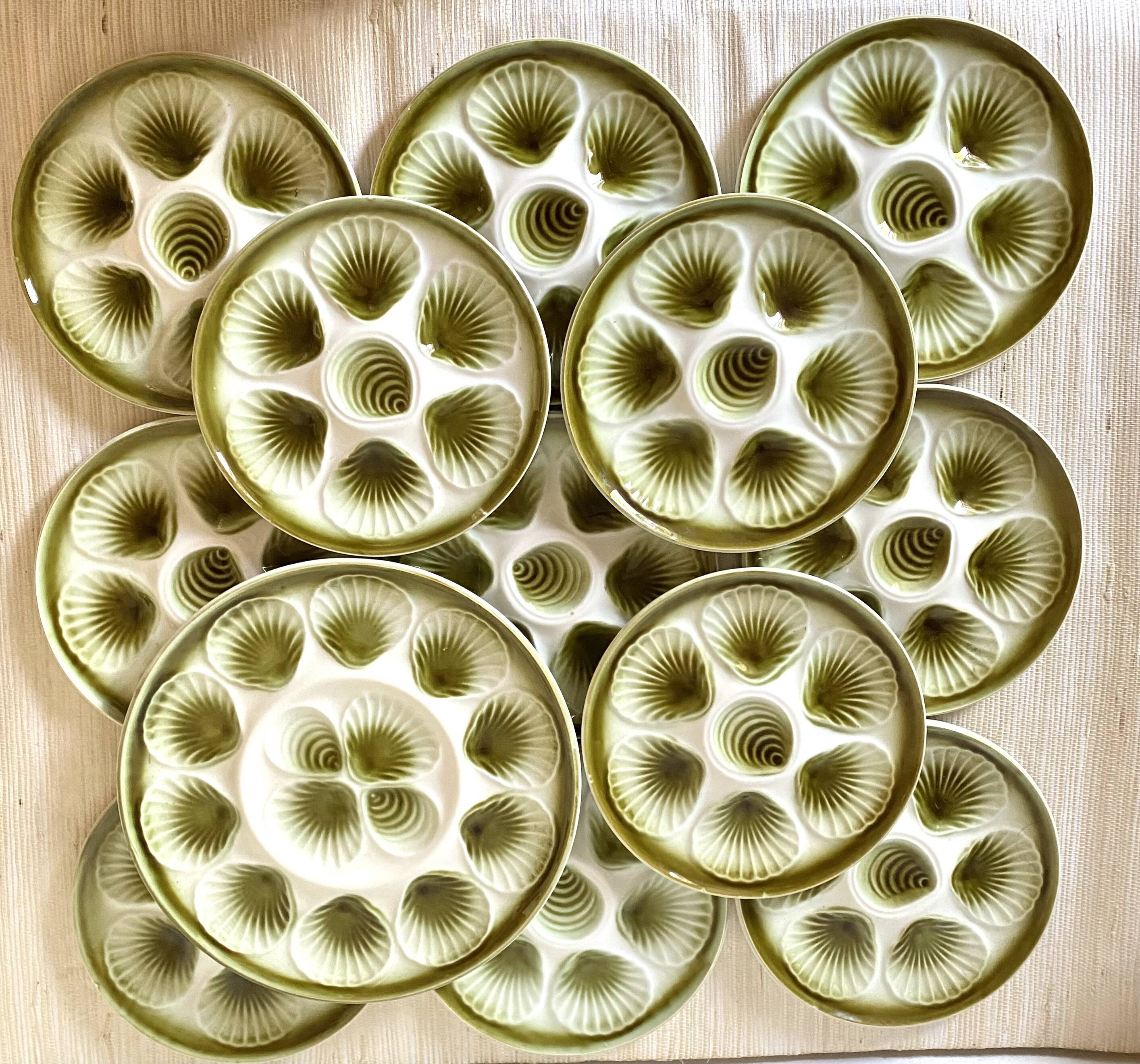 Moulin des Loups oyster plates and matching dish - 1970
