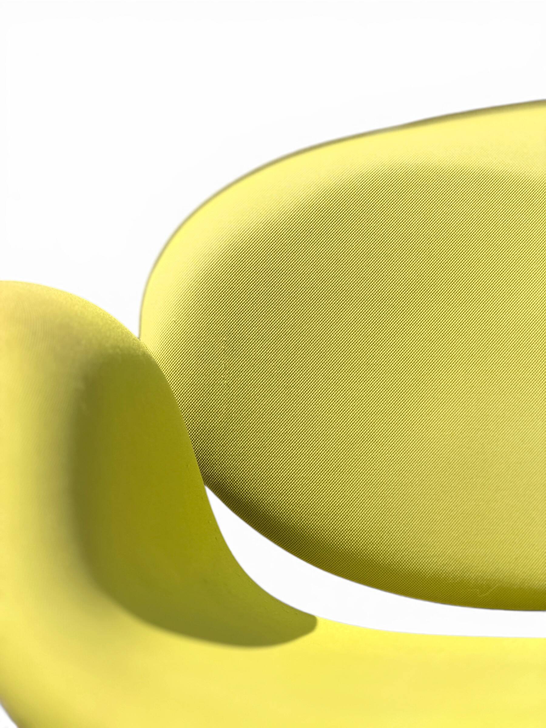 Fauteuil Little Tulip Pierre Paulin Artifort en tissu vert