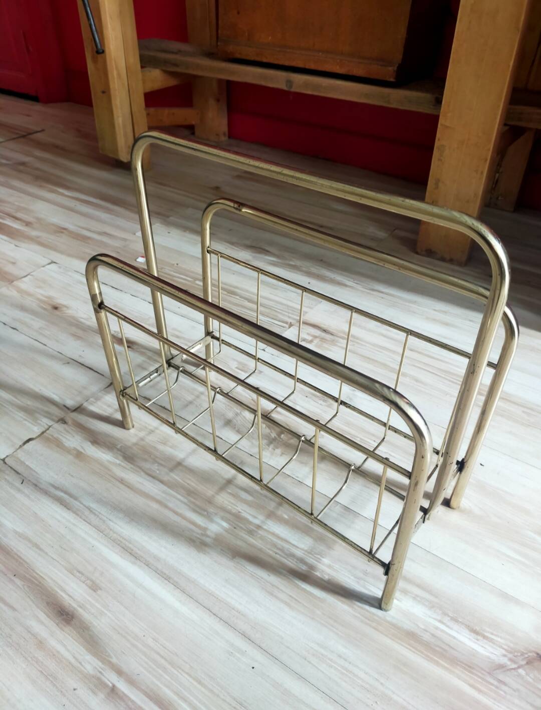 Magazine or vinyl holder in gold metal, 1960s