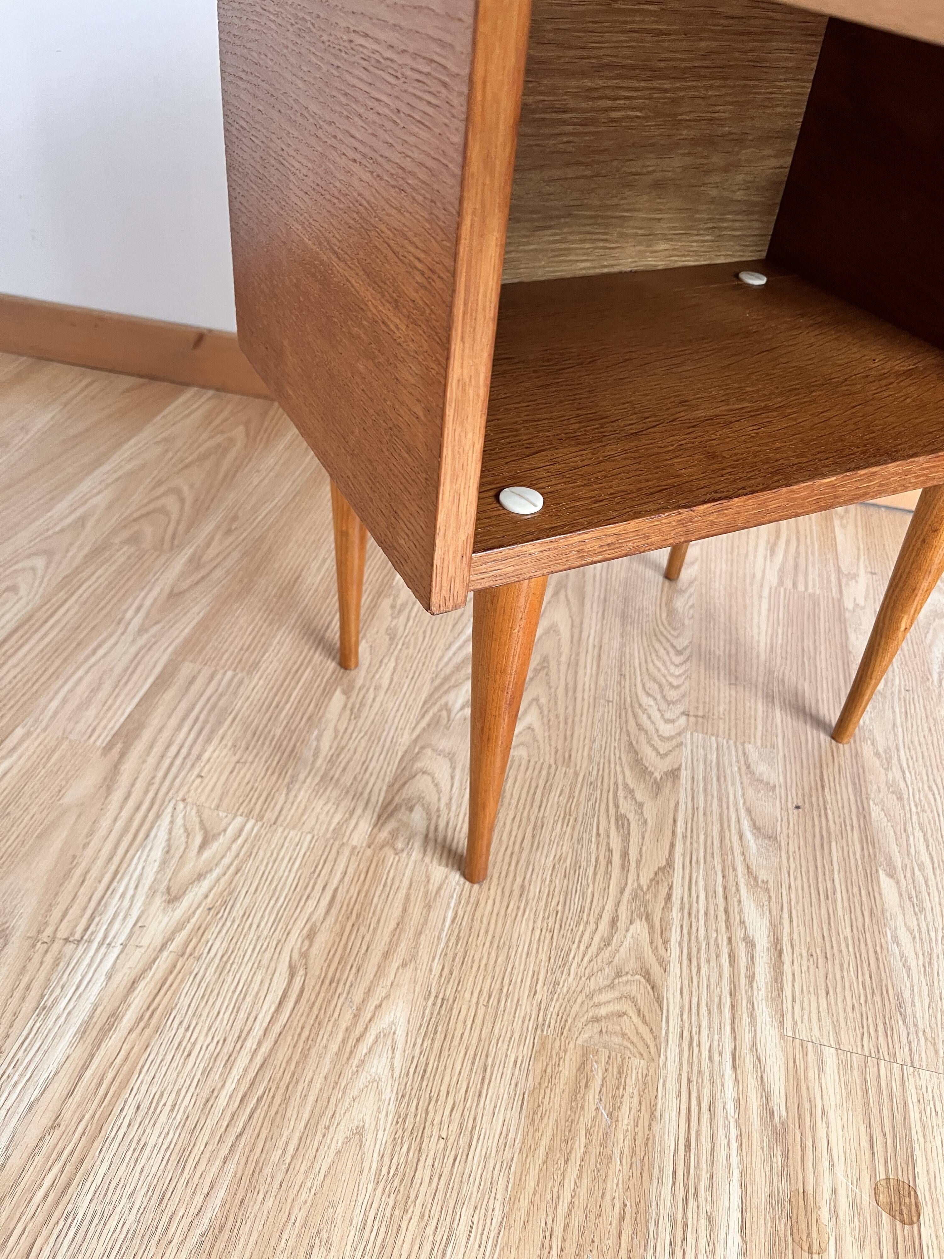 Table de chevet