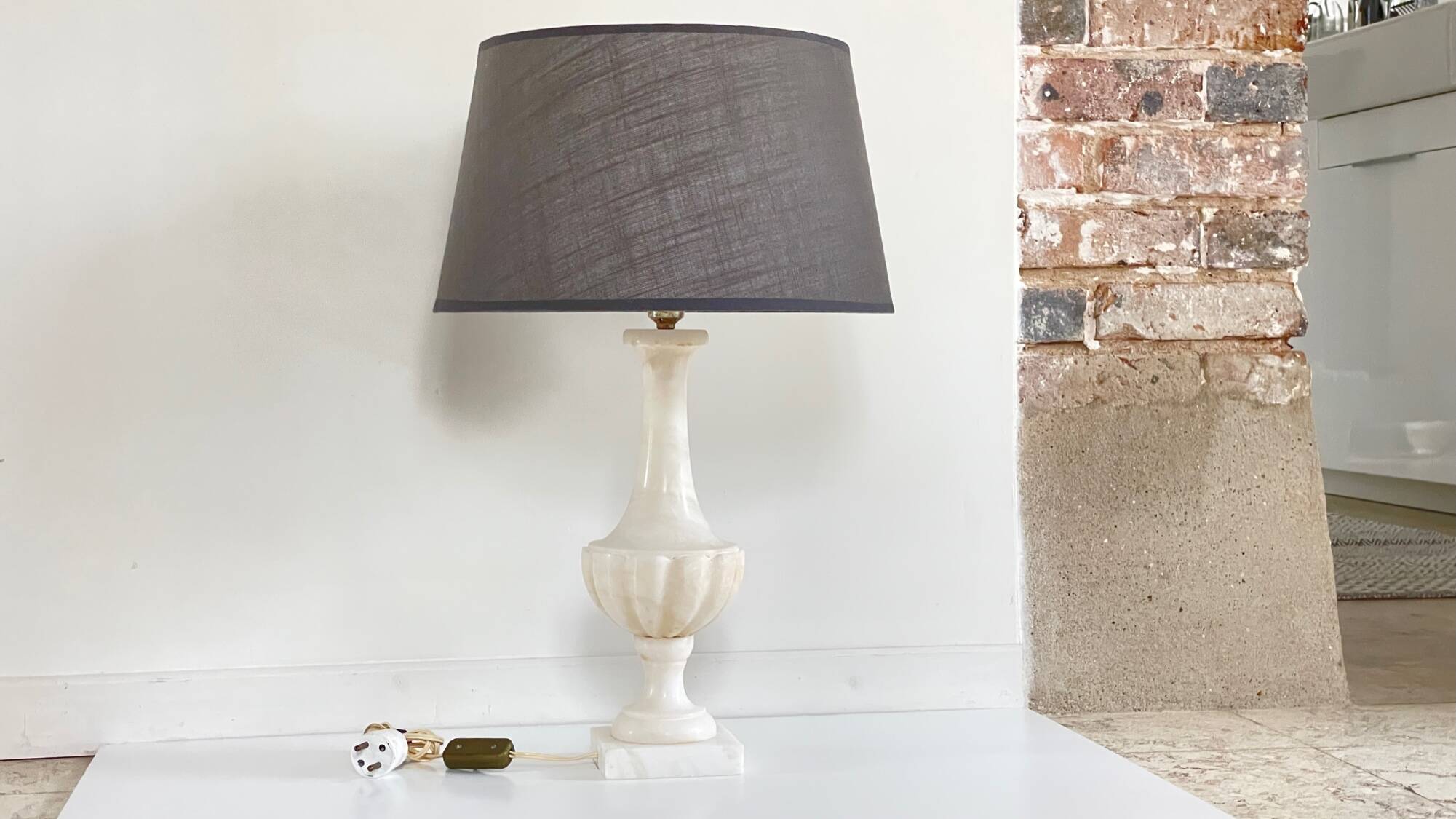 ALABASTER Stone LAMP Vintage MEDICIS Shape