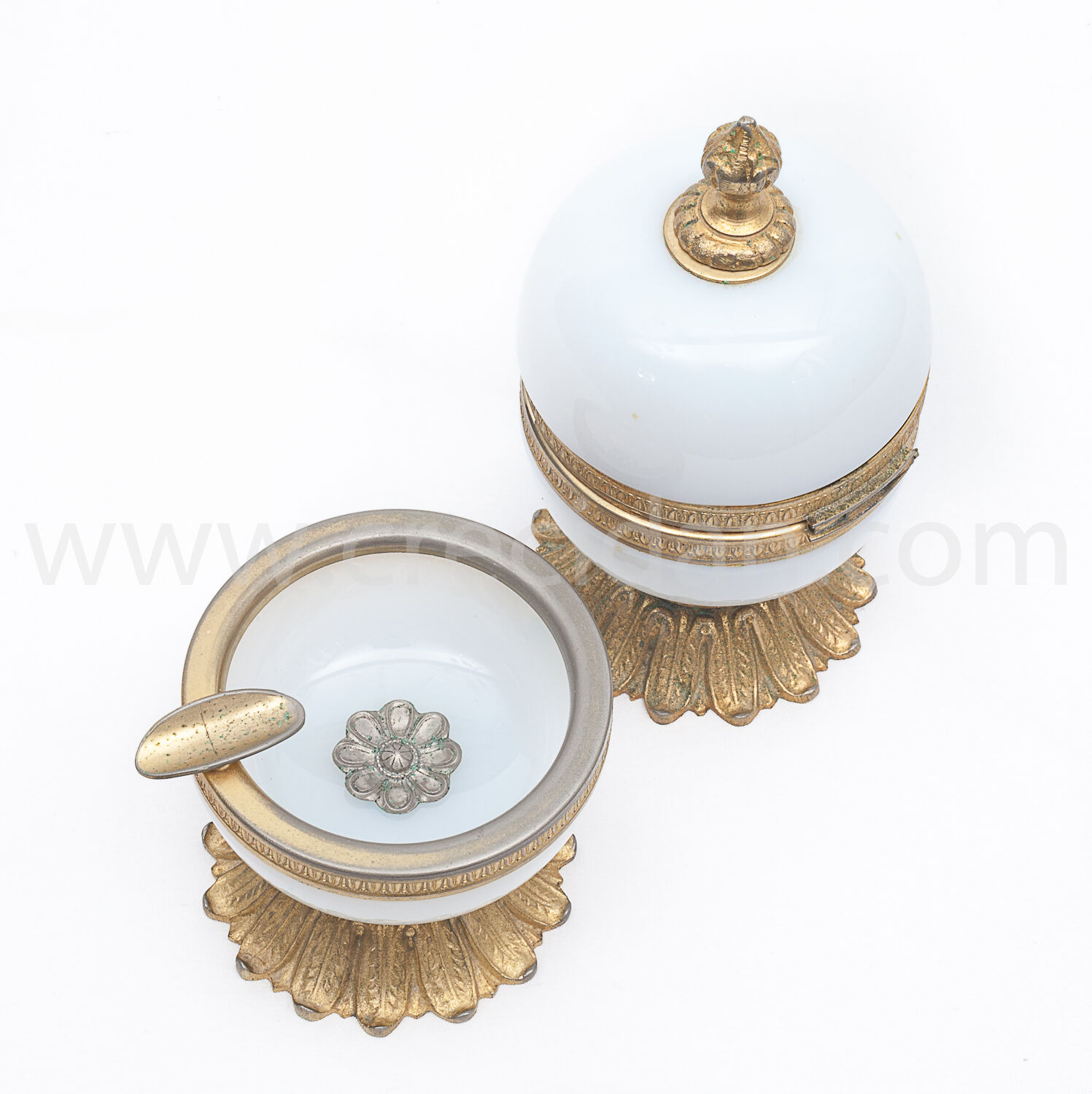 Lighter and ashtray from the 50s