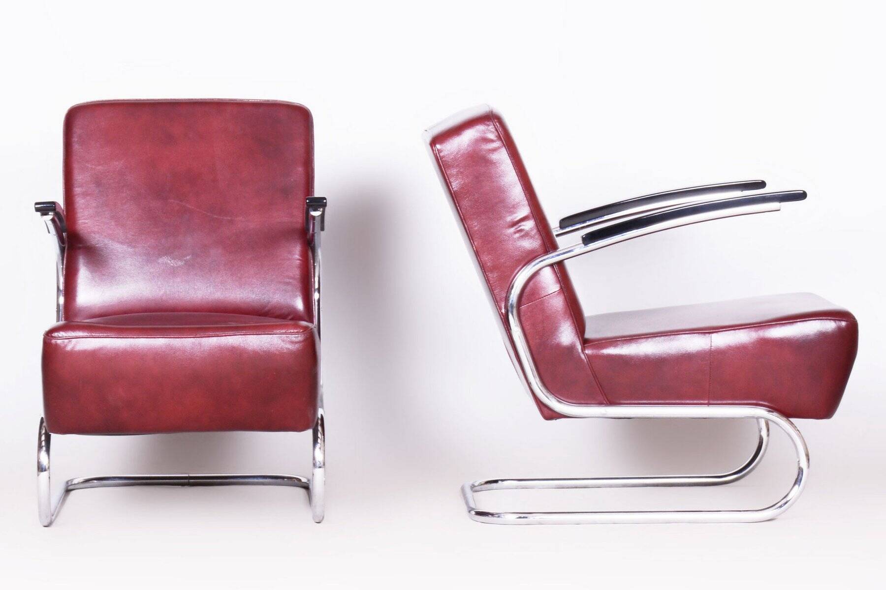 Czech Bauhaus Armchairs in Red Leather and Chrome by Arnošt Beck, 1930s, Set of 2