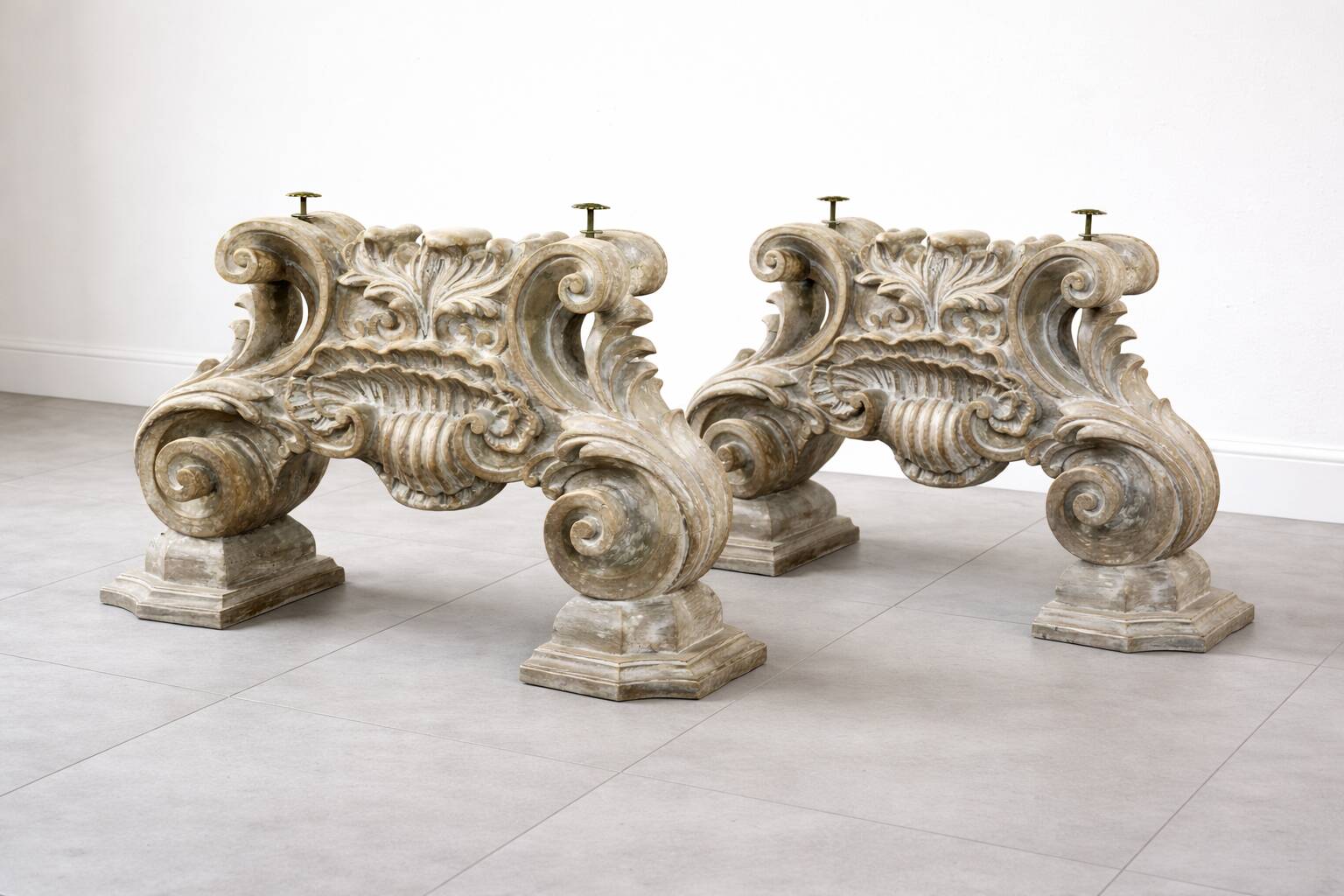 Paire de bases architecturales sculptées à la main, Italie, fin XIXe – débu
