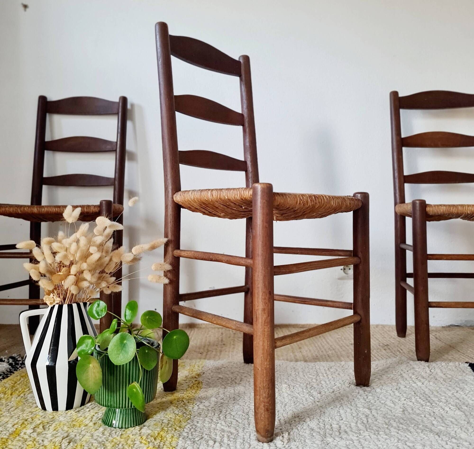 Set of 3 wooden and straw chairs - brutalist look