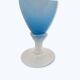 Vase en opaline bleue et blanche