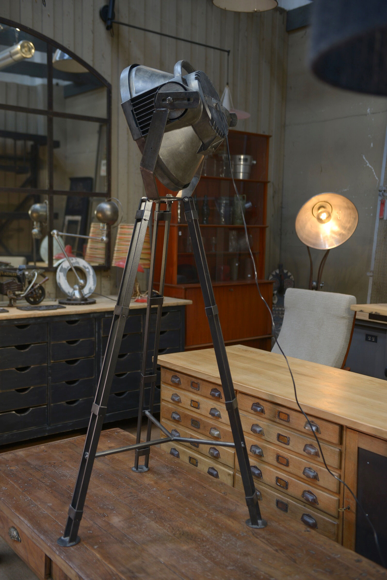 Philips adjustable metal floor projector 1960