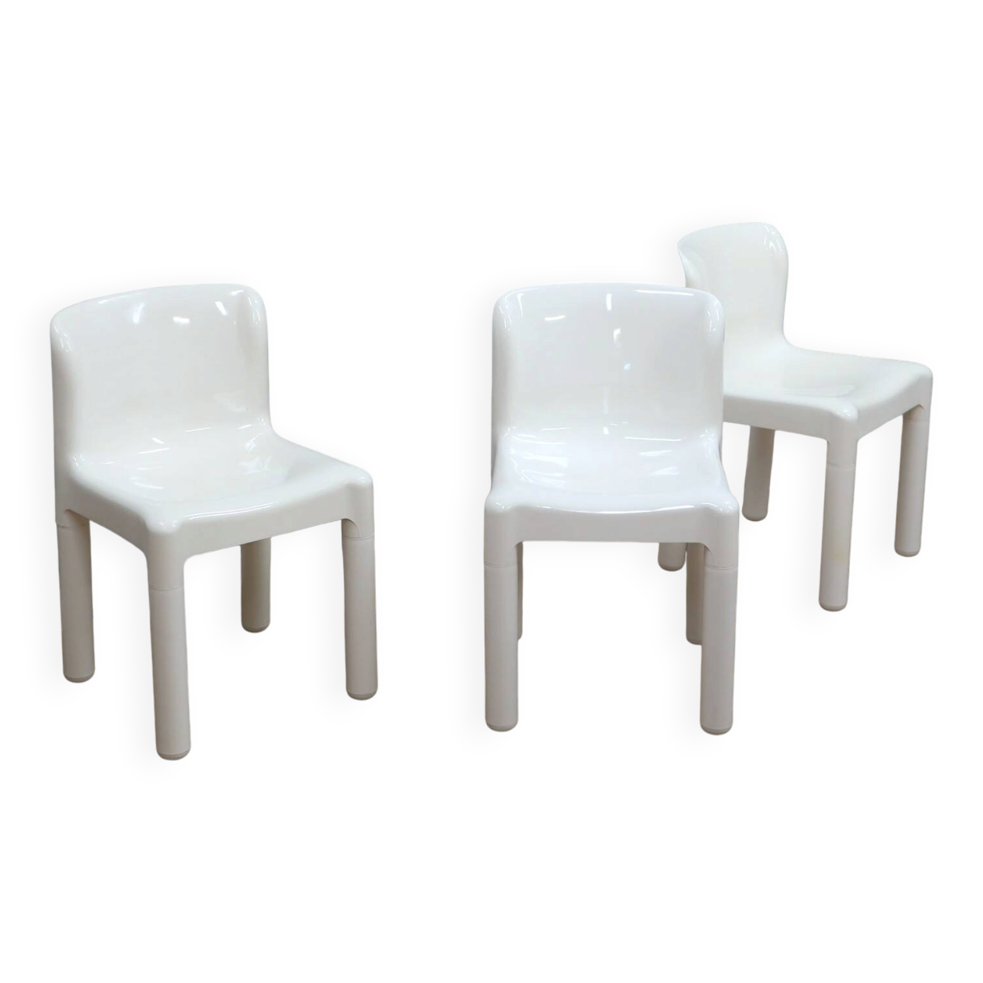 1970s Kartell Model 4875 chair by Carlo Bartoli white color, one piece