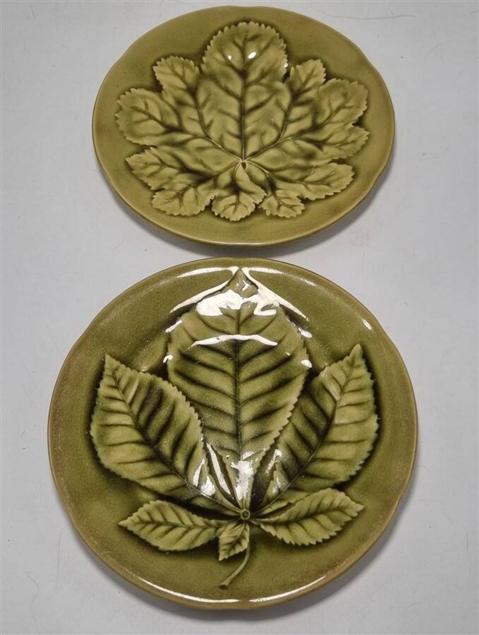 Duo d’assiettes en barbotine