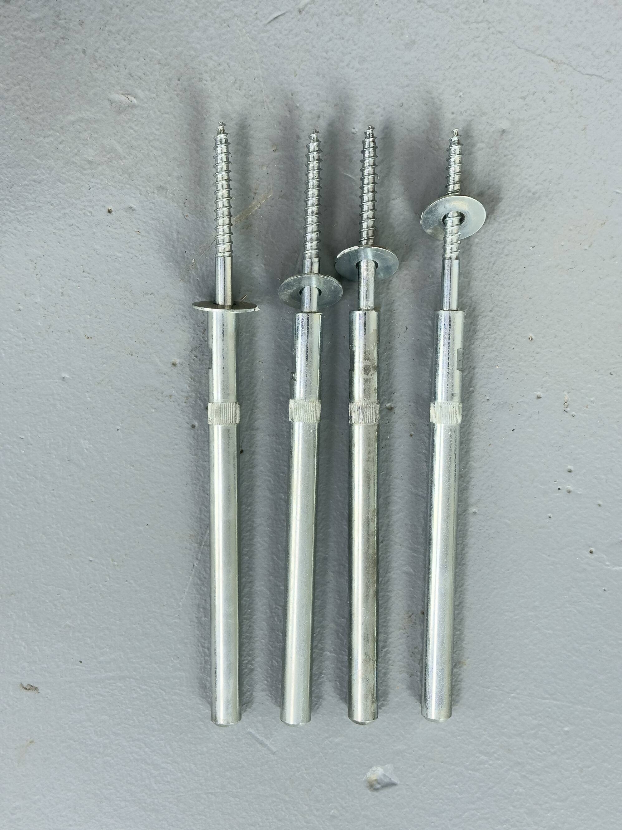 Ensemble de 2 étagères murales en teck du milieu du siècle, années 1970