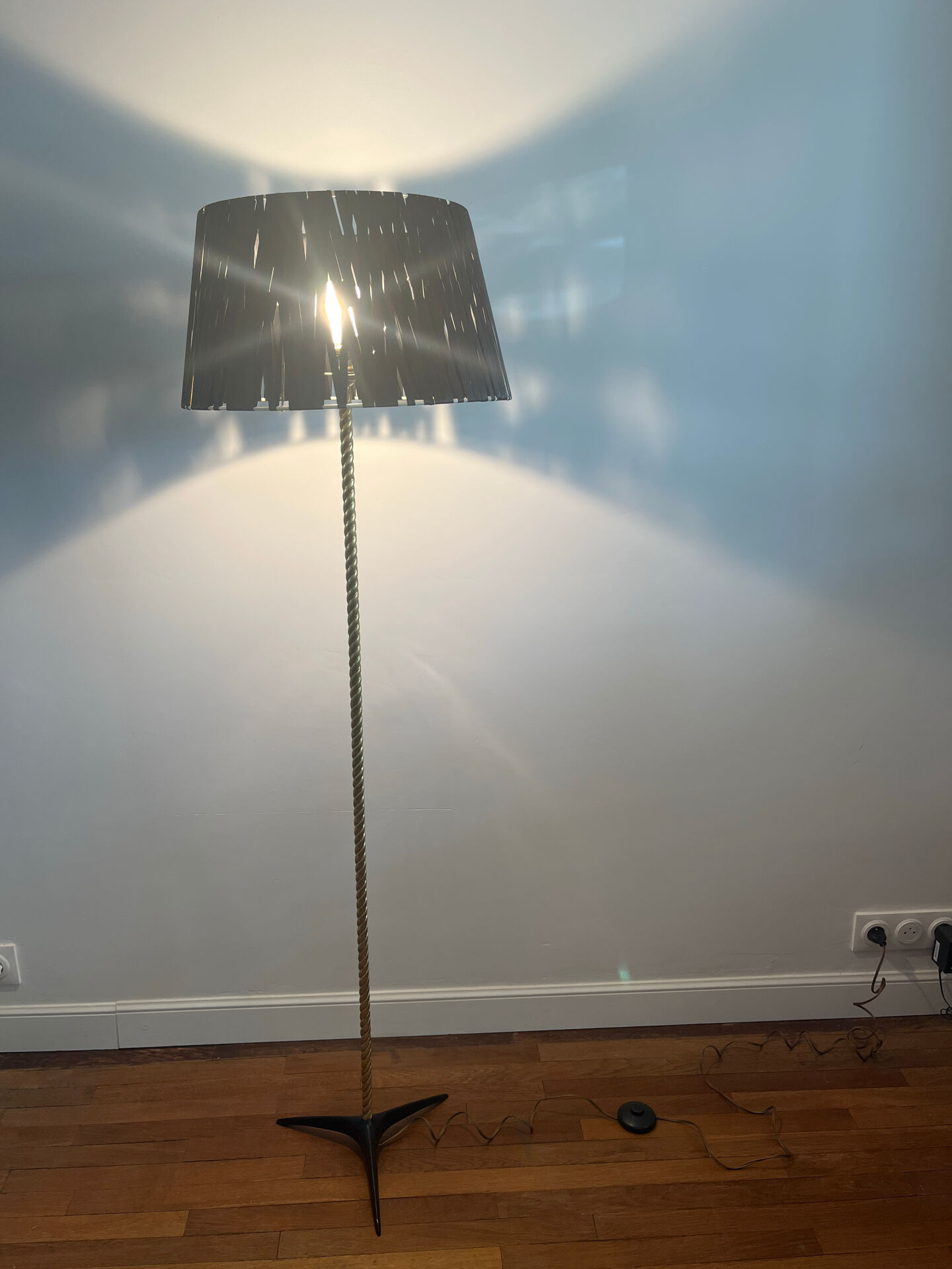 Lampadaire sur pied Art déco noir et doré