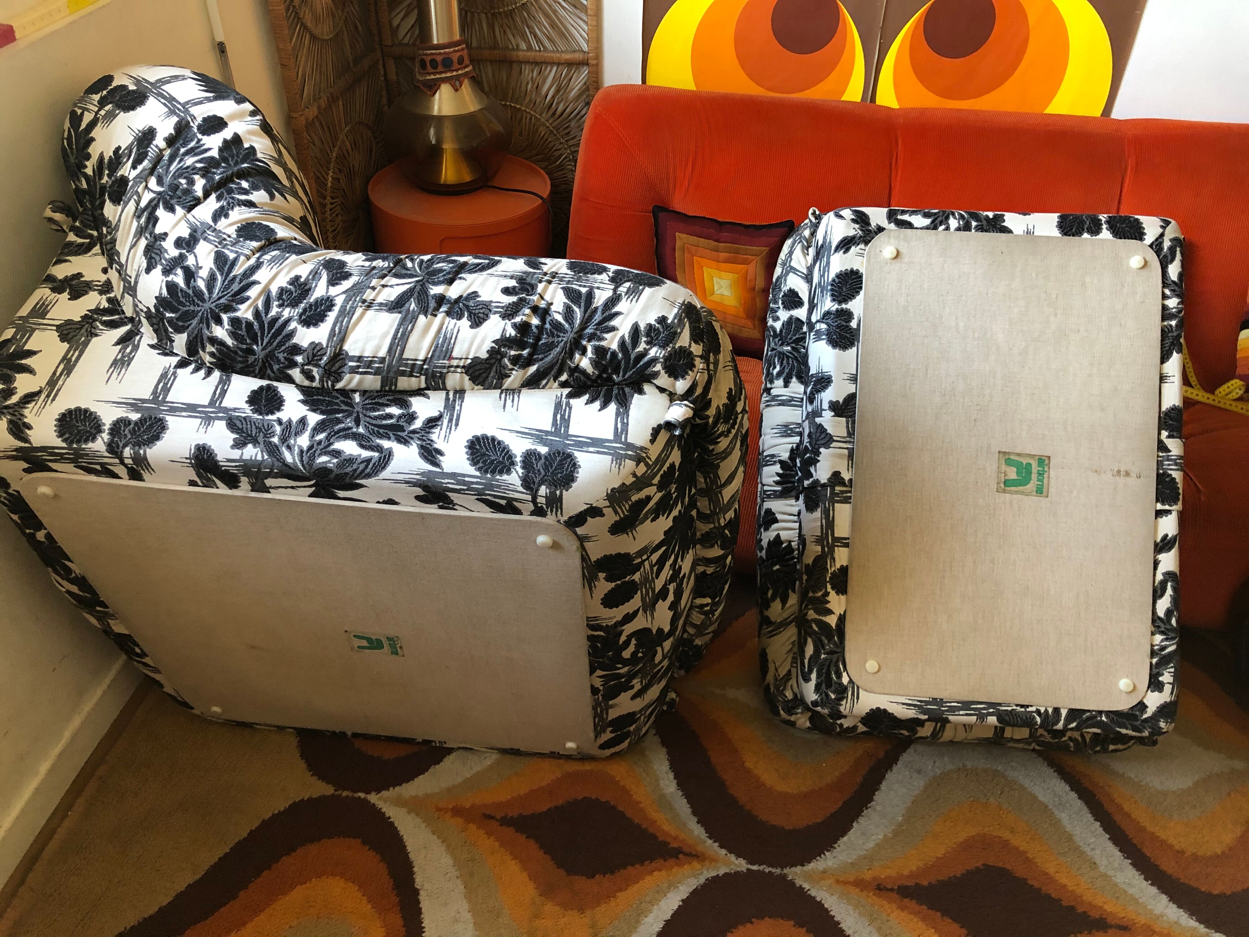 Vintage airborne potato chair heater & its matching pouf