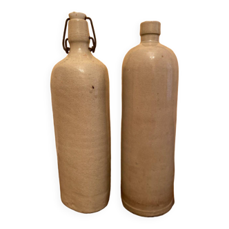 Set of 2 bottles / vases in speckled stoneware