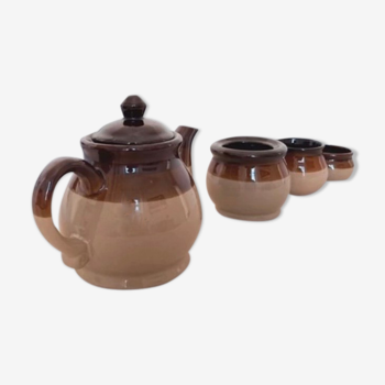 Coffee maker with 3 small stoneware pots